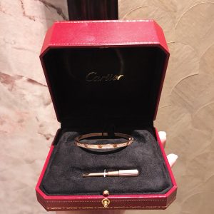 Fake cartier love bracelet real gold
