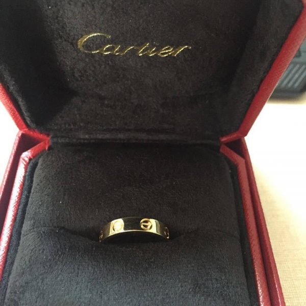 Cartier love ring SM