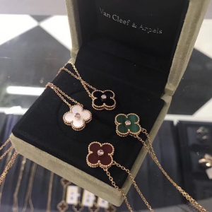 fake van cleef & arpels necklace