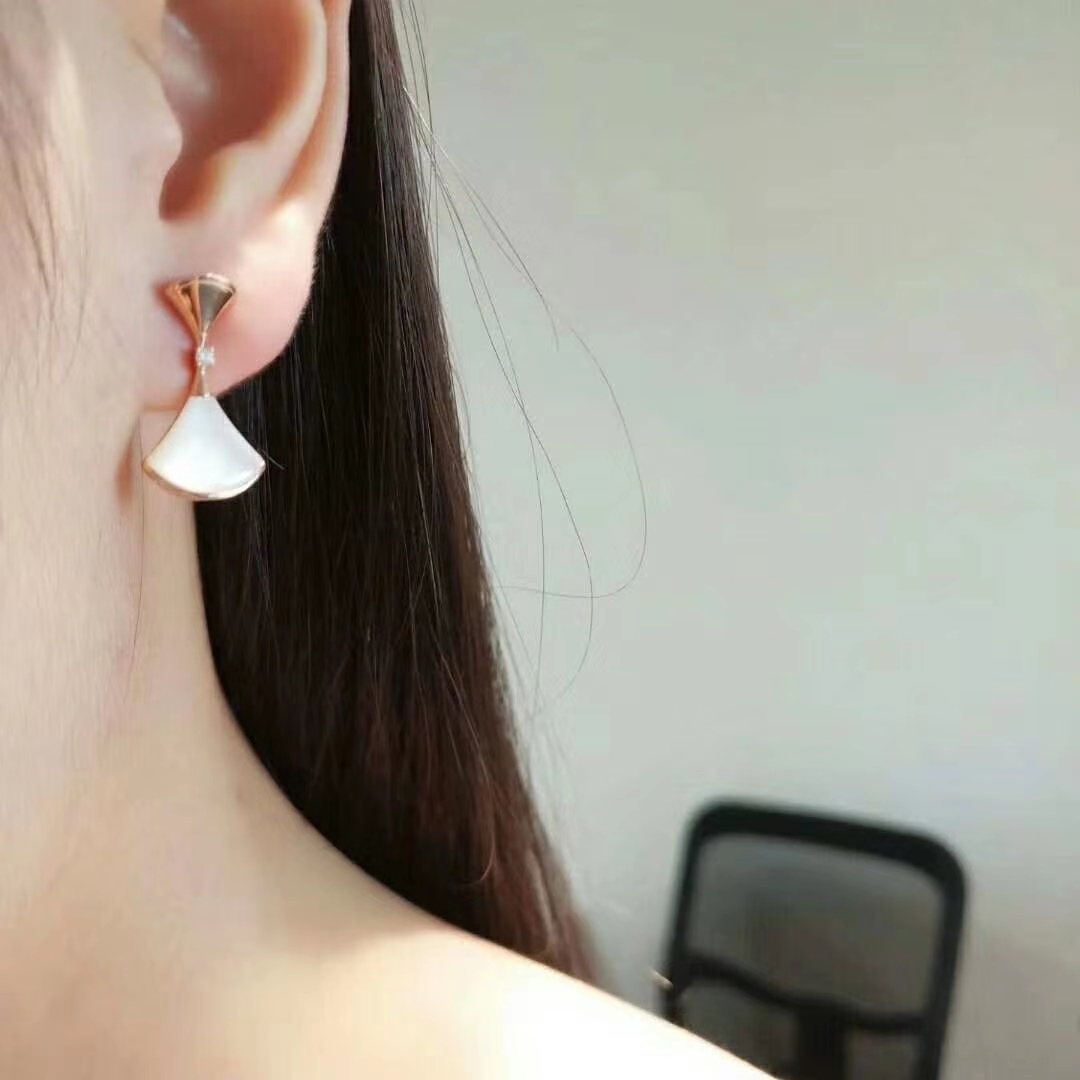 divas dream earrings