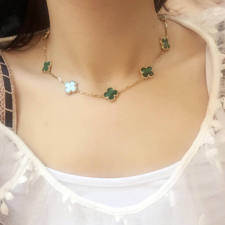 vca 10 motif necklace