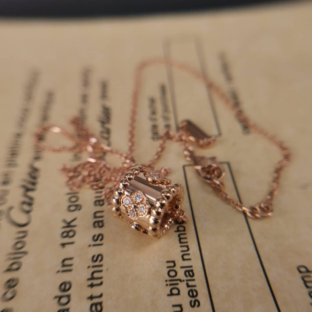 Perlée Clovers Pendant Top Brand 18K Gold Jewelry Replica Cartier
