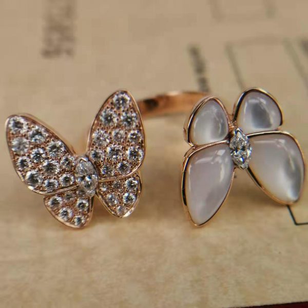 Fake Two Butterfly Between the Finger ring