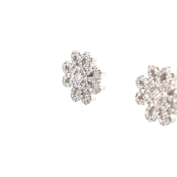 Sparkly 18kt white gold stud earrings