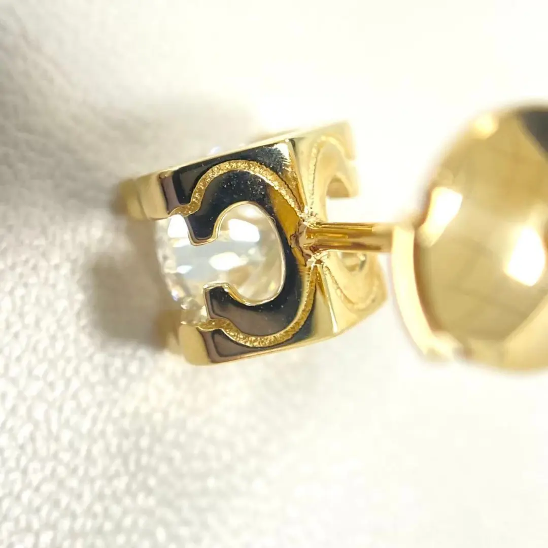 Back and post details of the yellow gold stud earrings